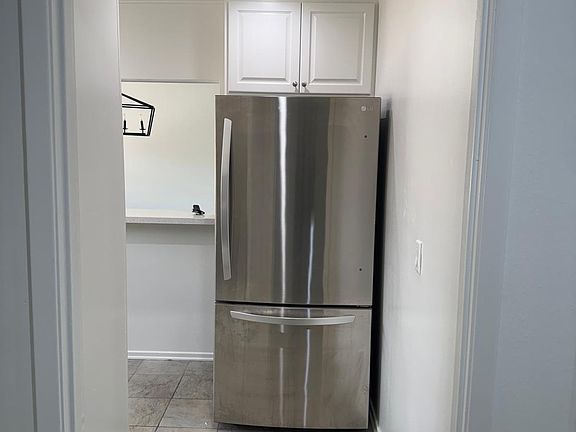 4th image of 23918 Gilmore St