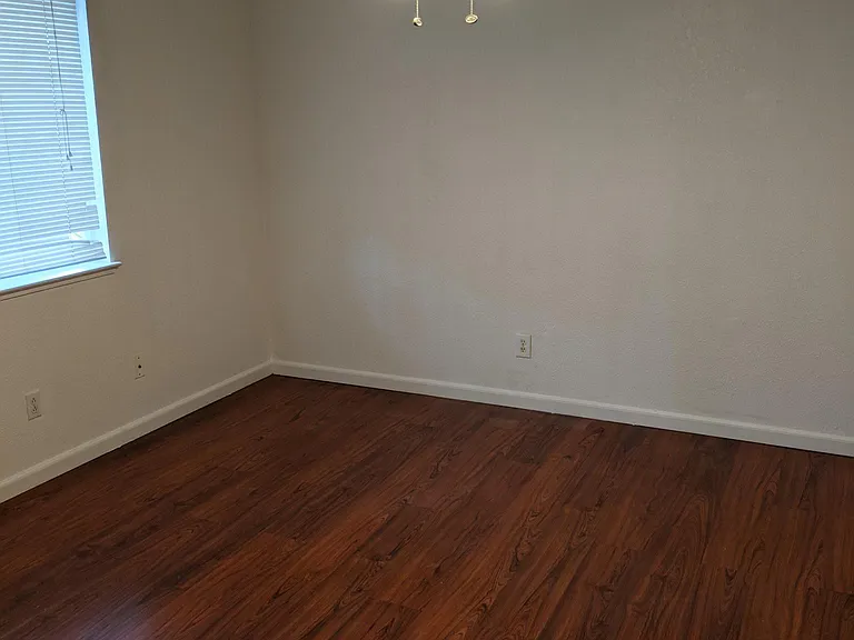127 Huber Ct — Photo 7
