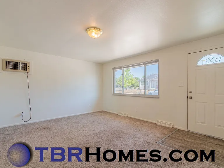 2340 W Harvard Ave — Photo 4