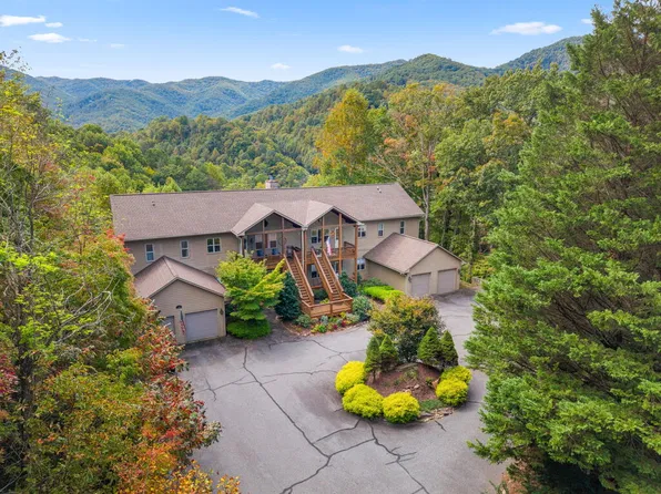 160 White Oak Pt, Whittier, NC 28789