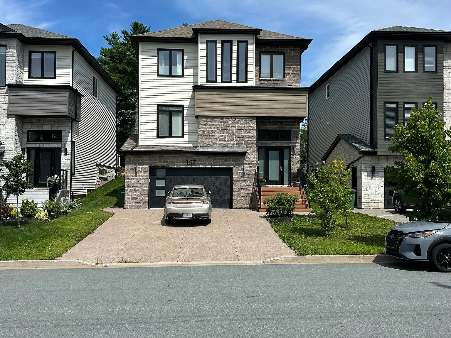 4 bed, 3.5 bath, 2800 sqft, $4,500 — Photo 1