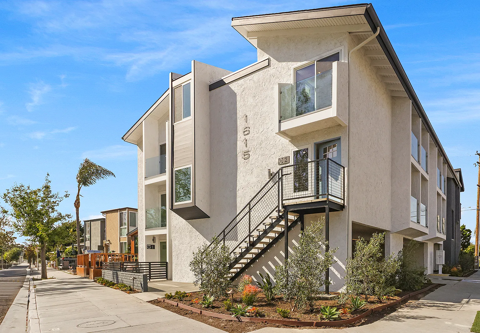 1615 Electric Ave. — Photo 4