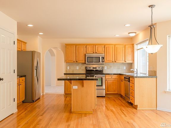 2nd image of 5402 Orca Pl NE