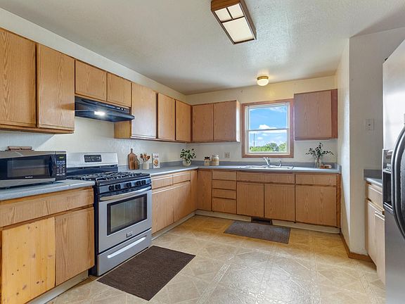 4th image of 1320 Wilson Ave