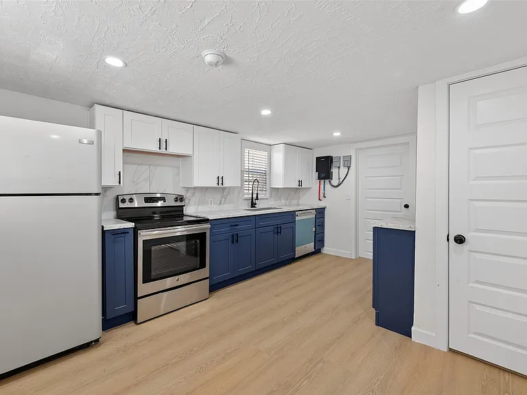2118 Webster St #3 — Photo 9