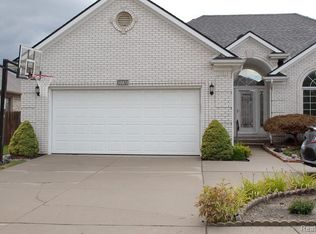 50873 Commons Dr, Macomb, MI 48042