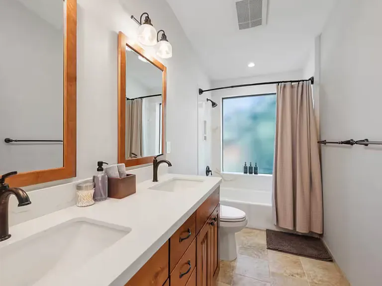 1806 Phillips Cir #1 — Photo 20