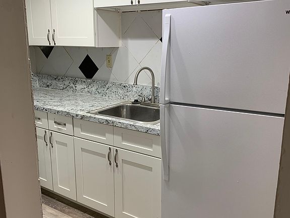 2nd image of 200 Maitland Ave APT 33