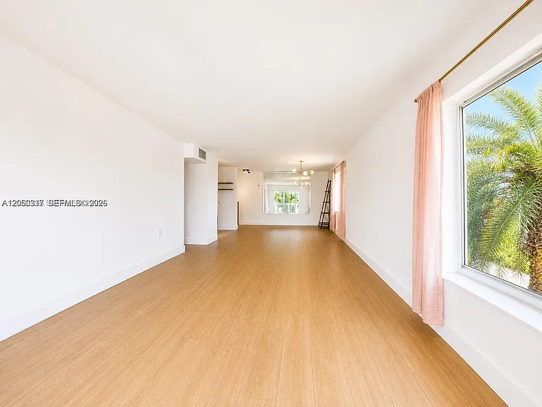 1631 NE 114th St #307 — Photo 10