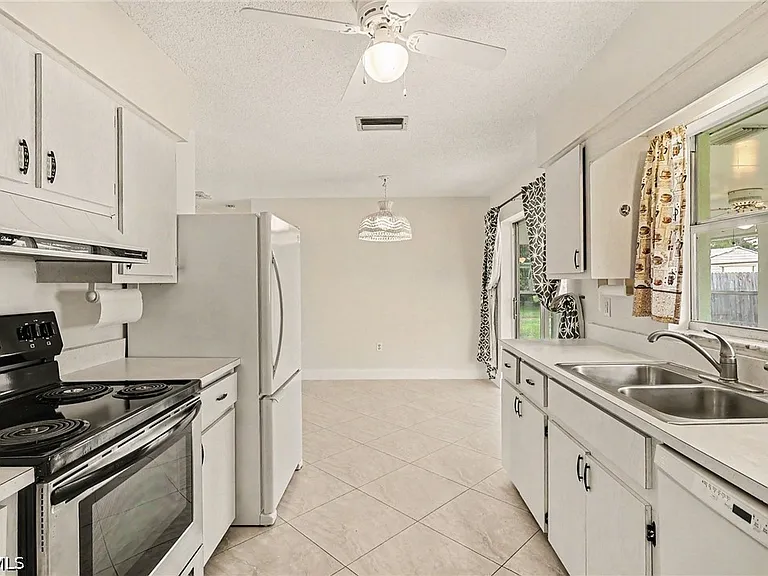 5403 Baylor Ln — Photo 7