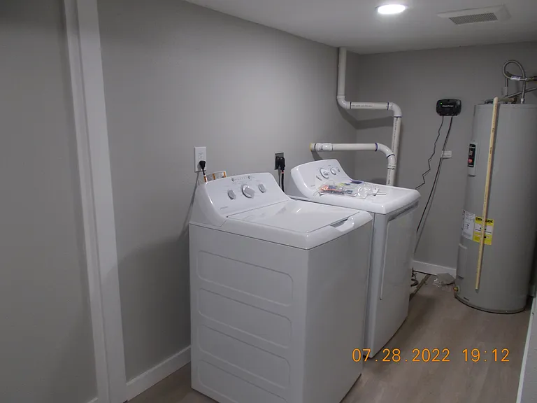 204 E 1st St #204 — Photo 7