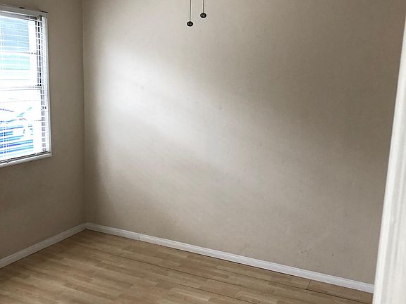 4th image of 4111 Florida St