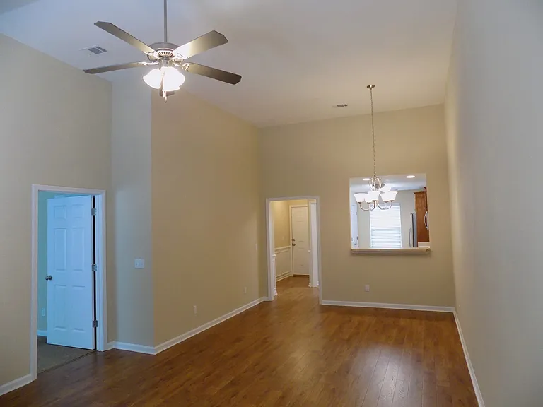 56 Rivermoor Ct — Photo 2