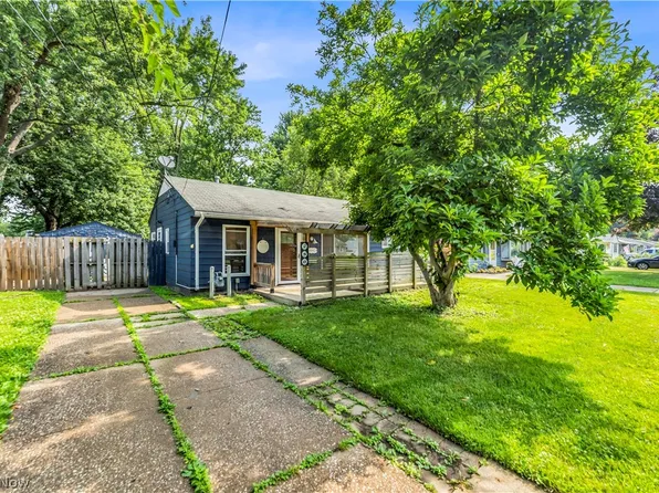 280 Kempton Dr, Berea, OH 44017