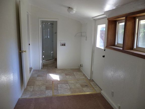 4th image of 24947 Prospect Ave