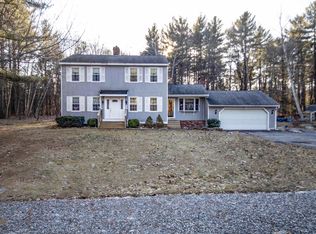 12 Laurel St, Litchfield, NH 03052