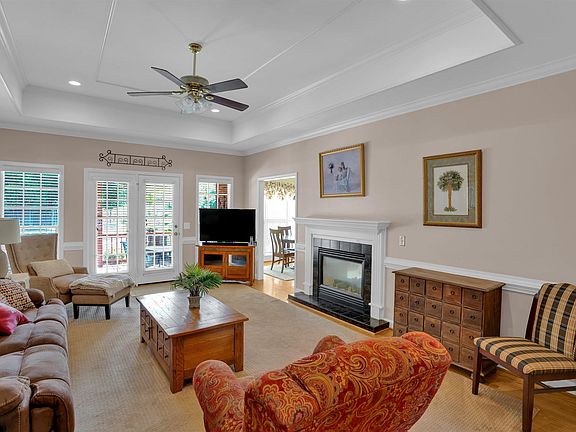 4th image of 7 Edens Ln