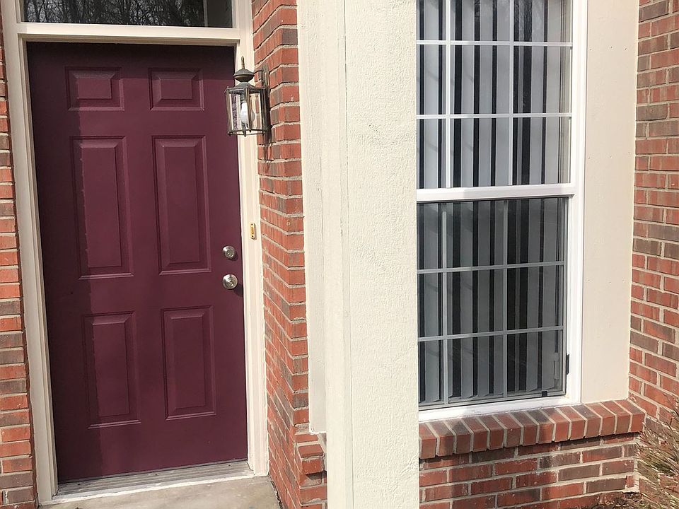 Yale 8