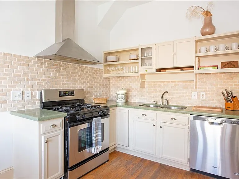 155 Savannah St SE — Photo 24
