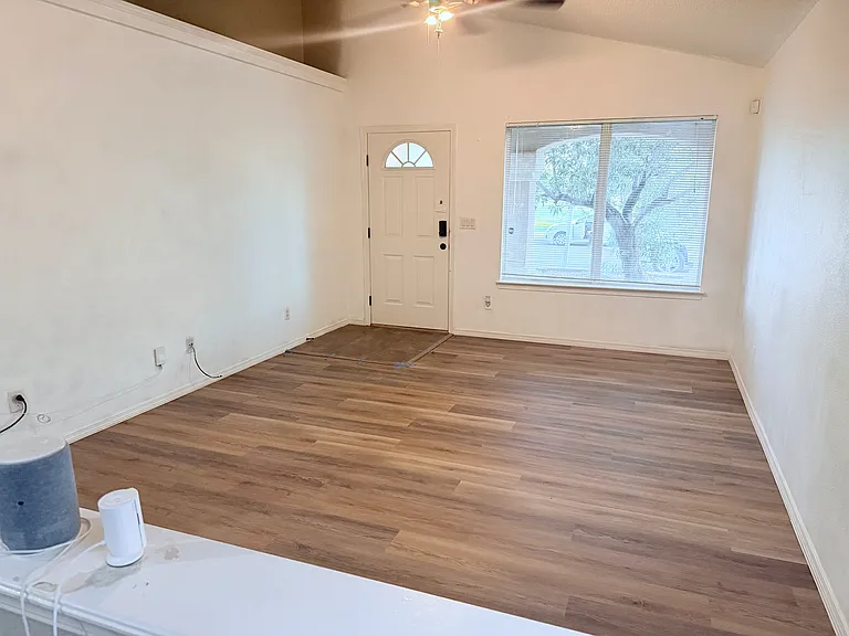12761 Ramon Prieto — Photo 10