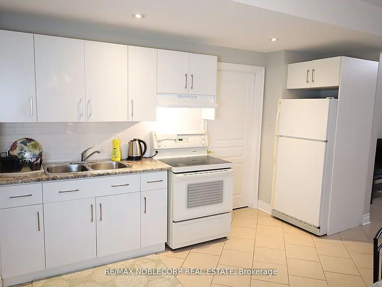 5 Twinberry Cres #LOWER — Photo 7