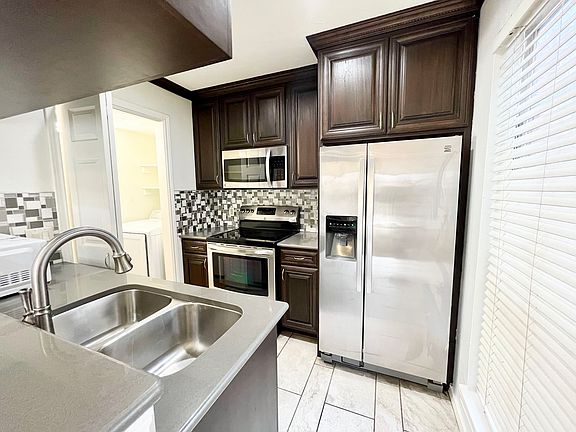 3rd image of 1450 Meadowood Village Dr