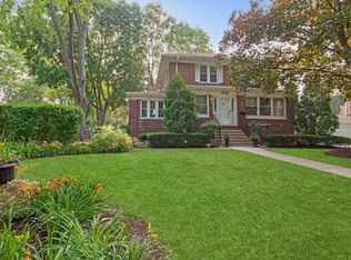 920 N Prospect Ave, Park Ridge, IL 60068