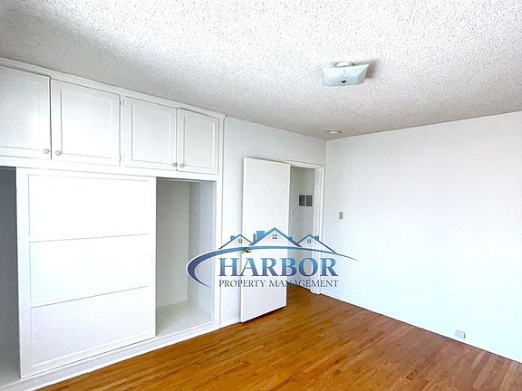 4th image of 15416 Van Ness Ave #2