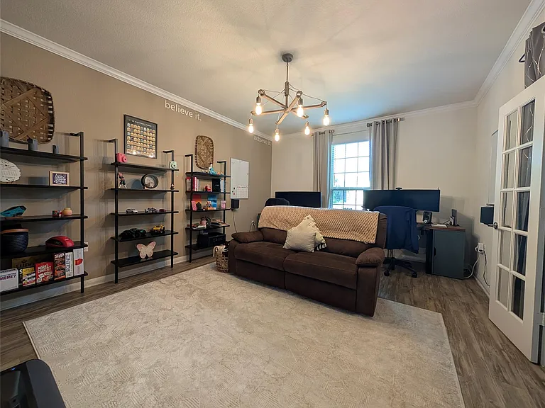 511 Hoot Owl Ln S — Photo 4