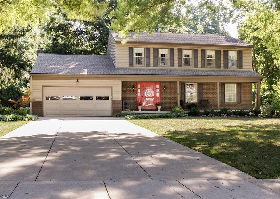 1st image of 583 Beaverbrook Dr