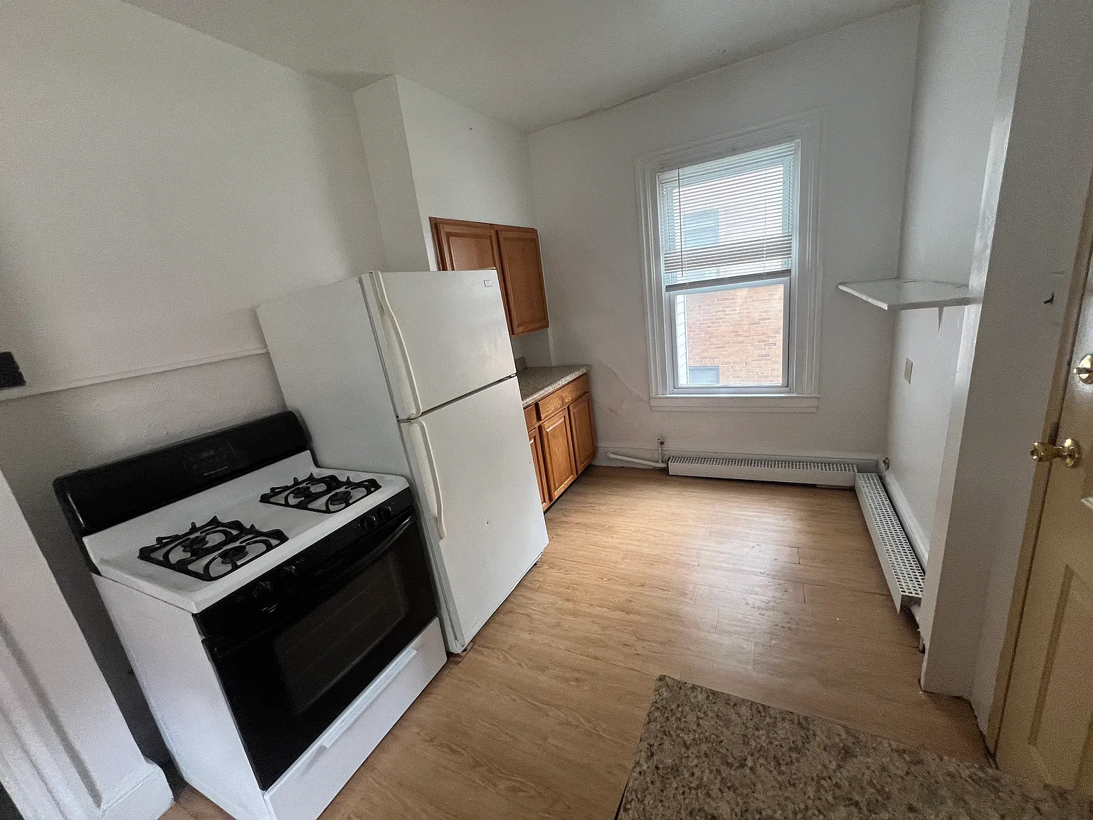 3 bed, $2,200 — Photo 4