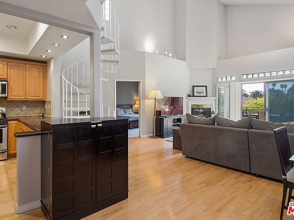 4th image of 4477 Woodman Ave APT 309