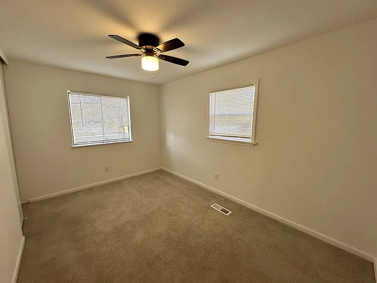 1417 Brighton Rd — Photo 5