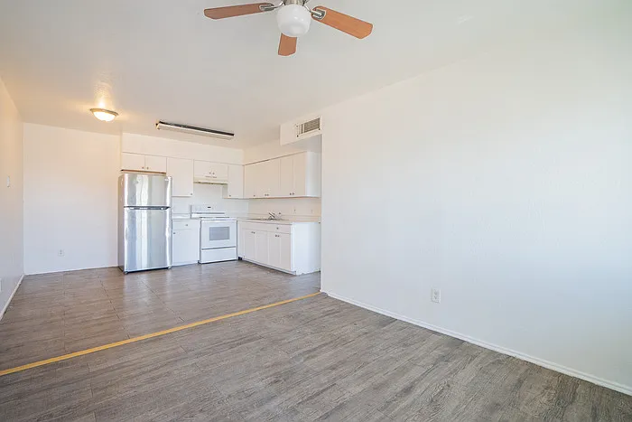 1703 W Mountain View Rd #15 — Photo 5
