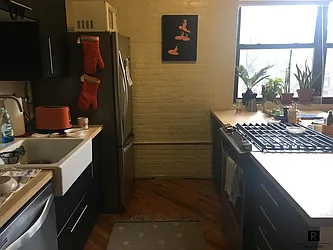 Rented by R New York