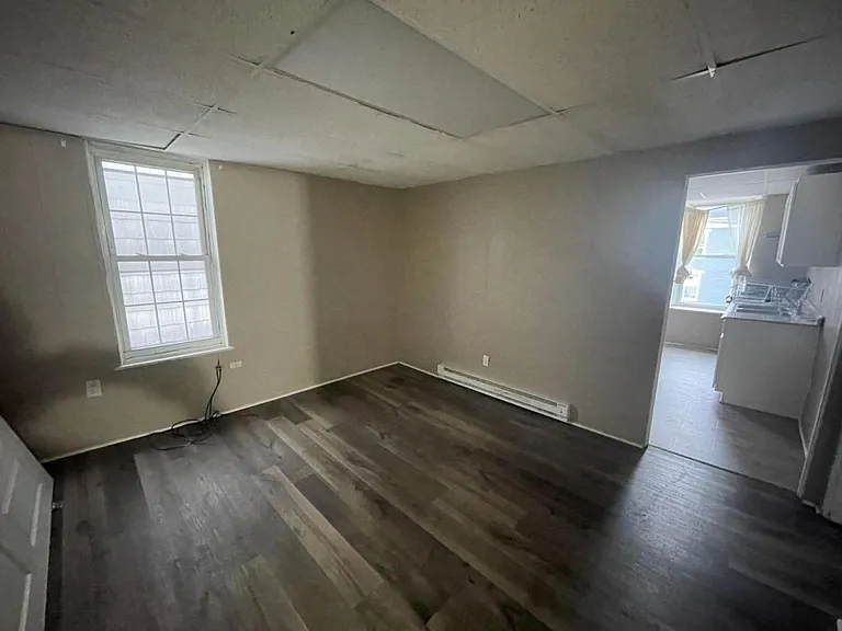 663 E Market St — Photo 1