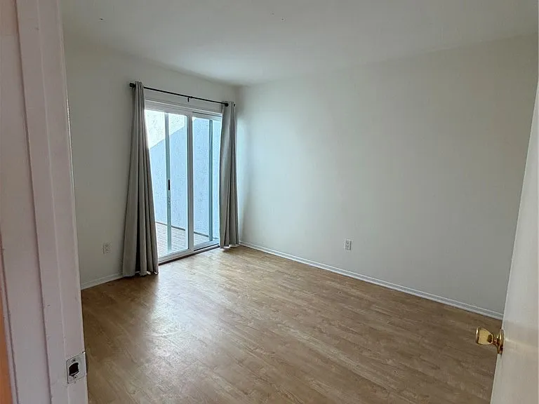 635 Danube Way — Photo 12