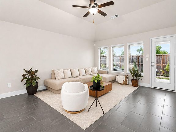 4th image of 854 Sendero Trl