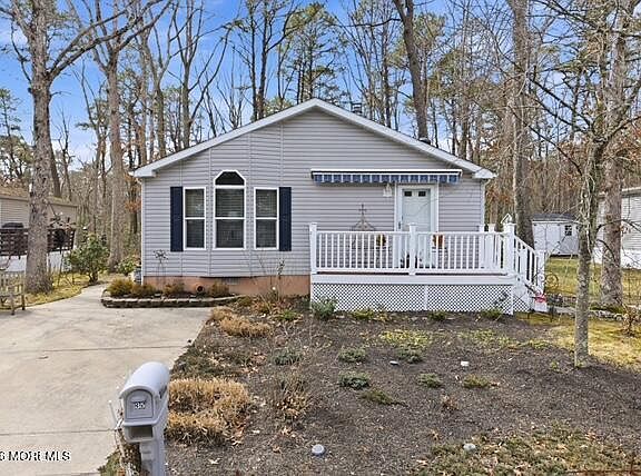 2nd image of 35 Goldenrod Place
