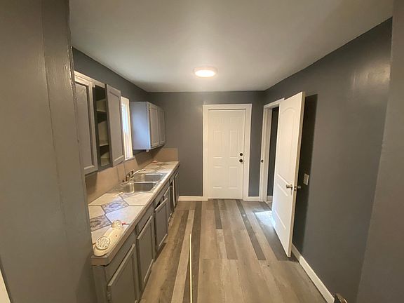 2nd image of 3924 Indiana Ave