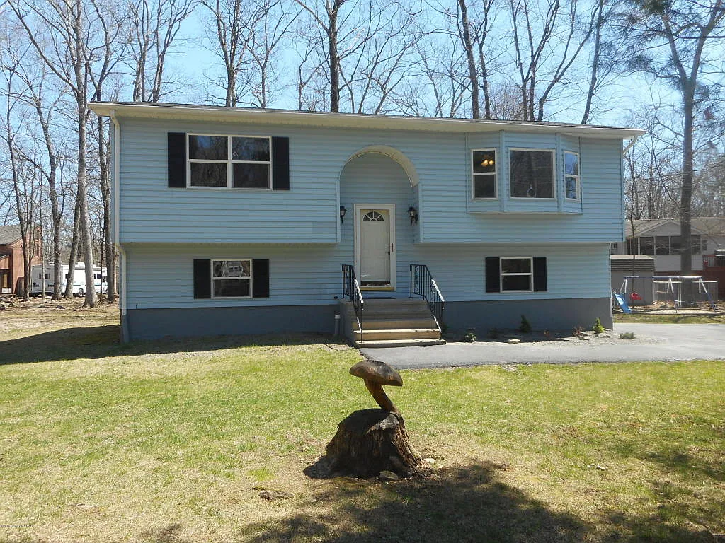 1108 Hunters Woods Dr photo 1