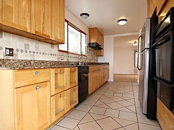 2nd image of 32 Burlwood Dr