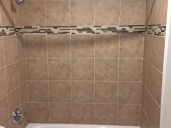 4th image of 219 Oak Knoll Ct