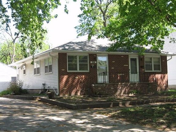 2nd image of 219 NE 5th St