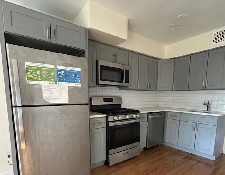964 E 100th St #964 — Photo 3
