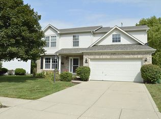 18 W Woodsage Ct, Westfield, IN 46074