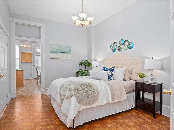 5th image of 3918 Lincoln Ave