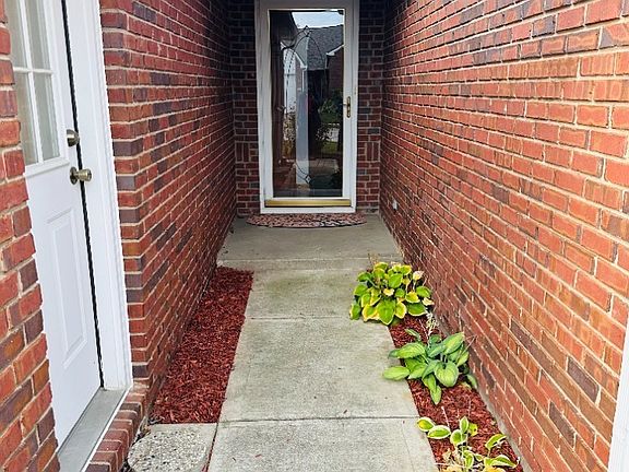 4th image of 8342 Watertown Dr