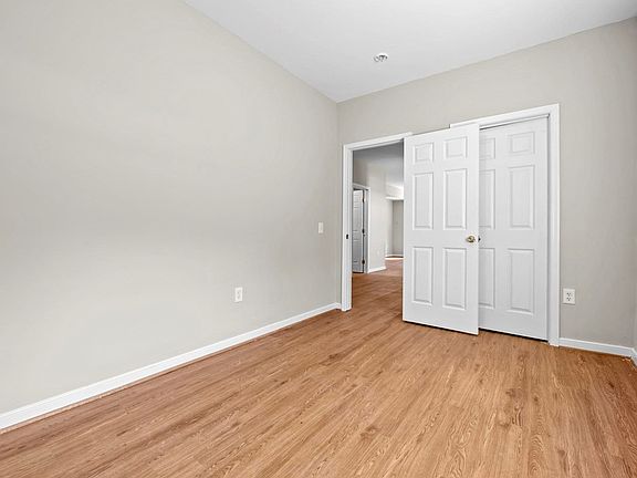 4th image of 115 Winston Dr