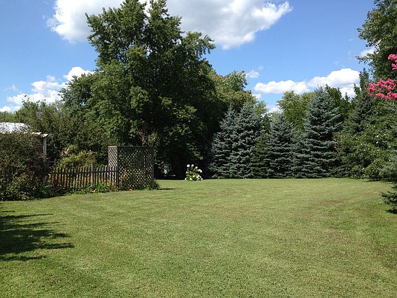 Large lot, 0.6 acres